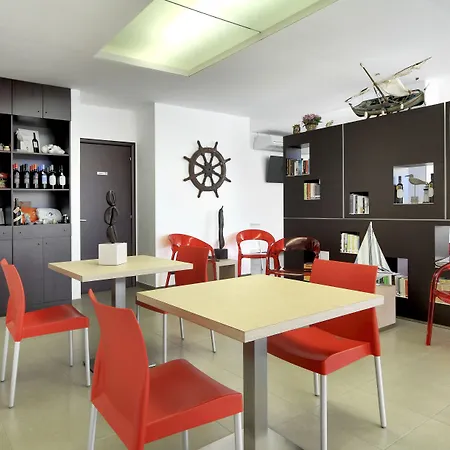 Blu Modicamare 4*